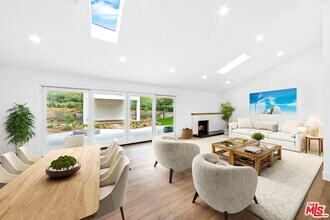 6174 Paseo Cyn Dr in Malibu, CA - Building Photo - Building Photo