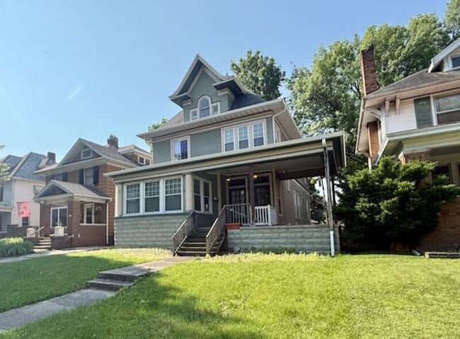 property at 1508 W Columbia Ter