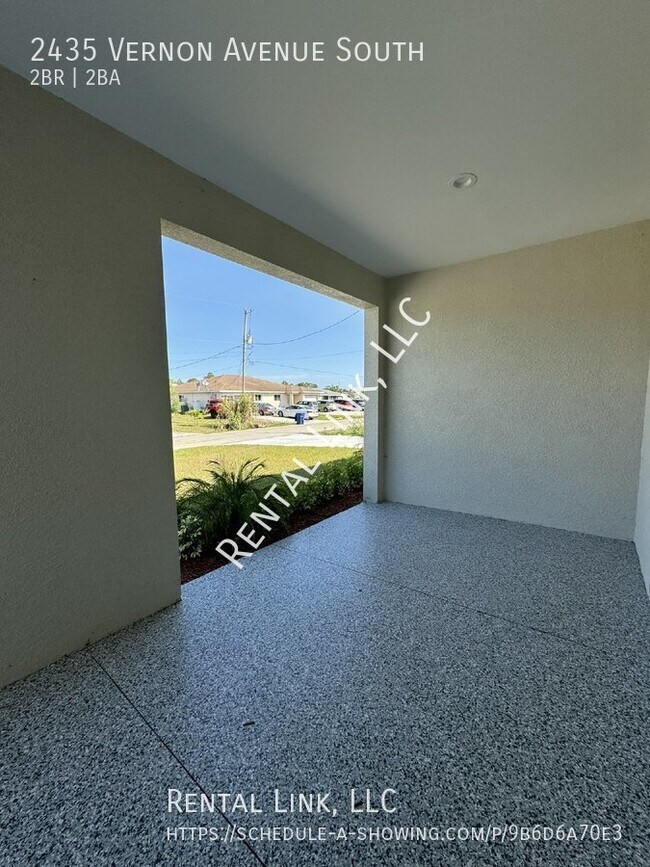 2435 Vernon Ave S in Lehigh Acres, FL - Building Photo - Building Photo