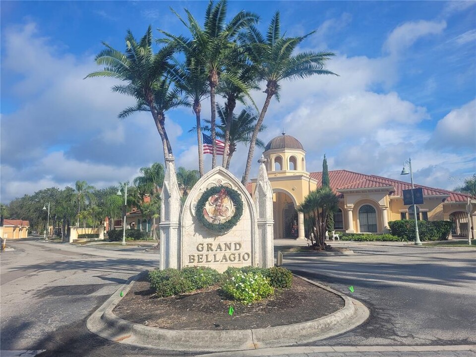 2709 Via Cipriani in Clearwater, FL - Building Photo