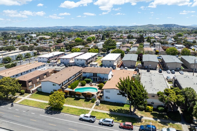 Copper Kettle Apartments in Lompoc, CA - Building Photo - Building Photo
