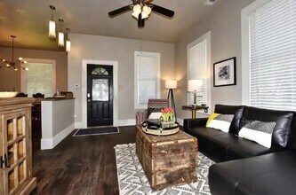 704 Essex St in San Antonio, TX - Building Photo - Building Photo