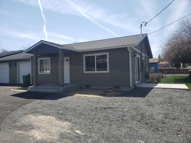 1541 Derby St, Unit #1