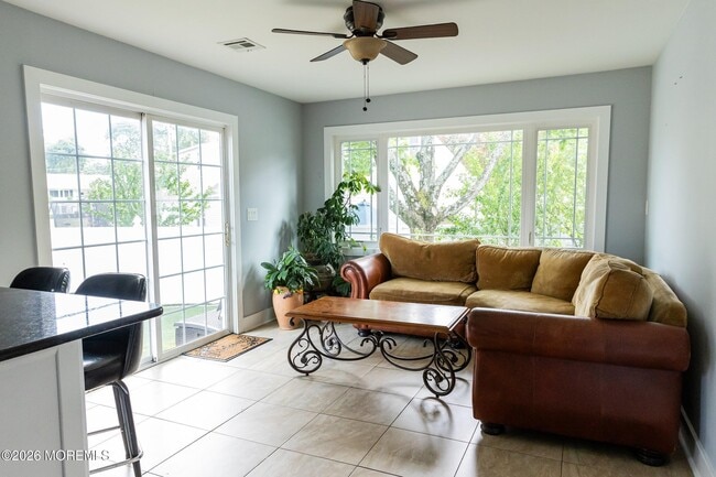 18 Arbor Way in Ocean Township, NJ - Building Photo - Building Photo