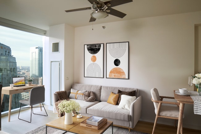 property at 352 N LaSalle St