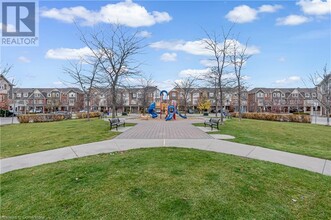 3060 Rotary Way in Burlington, ON - Building Photo - Building Photo