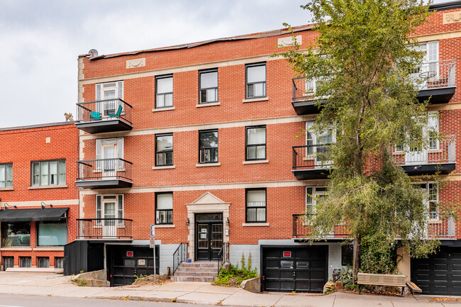 4145 Décarie Boul in Montréal, QC - Building Photo - Building Photo