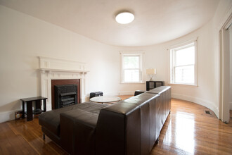 126 Glenville Ave, Unit 1 in Boston, MA - Building Photo - Building Photo