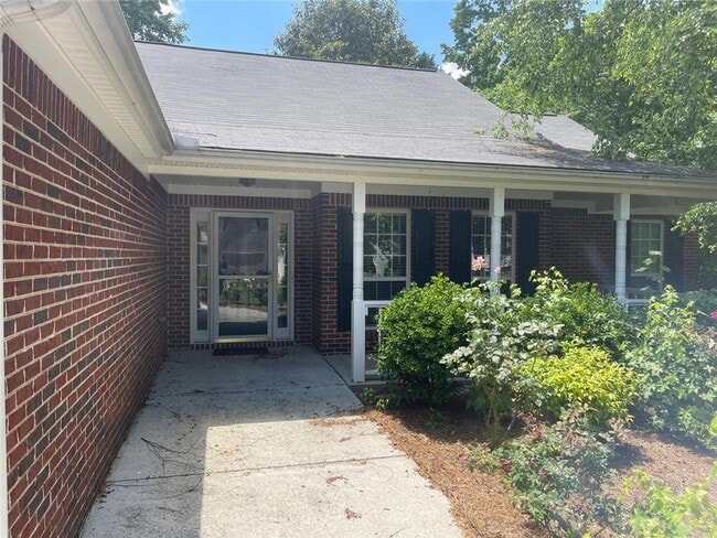property at 3028 Express Ln NE