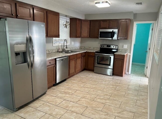 1431 SE 42nd Pl in Gainesville, FL - Building Photo - Building Photo