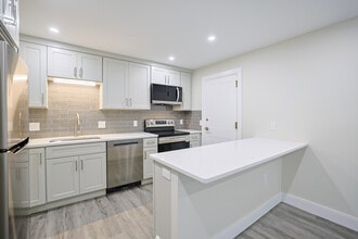 Nahatan Terrace in Norwood, MA - Building Photo - Interior Photo