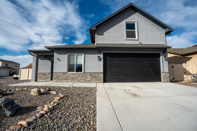 383 Sage Way in Grand Junction, CO - Foto de edificio - Building Photo