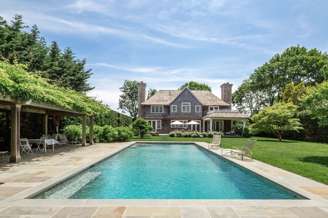 192 Parsonage Ln in Sagaponack, NY - Building Photo