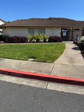 5085 Valley Crest Dr in Concord, CA - Building Photo - Building Photo