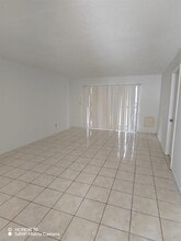 7517 Pitch Pine Cir-Unit -174 in Tampa, FL - Building Photo - Building Photo