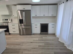 3442 Fairview Dr in Sarasota, FL - Building Photo - Building Photo