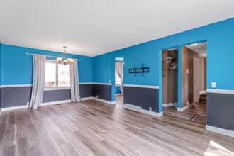 1329-1339 39 St NW in Edmonton, AB - Building Photo - Building Photo