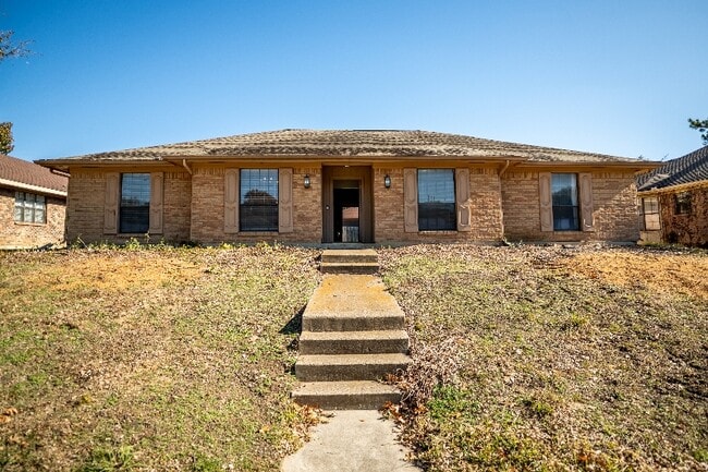 3706 Bishop Hill Dr in Carrollton, TX - Building Photo - Building Photo