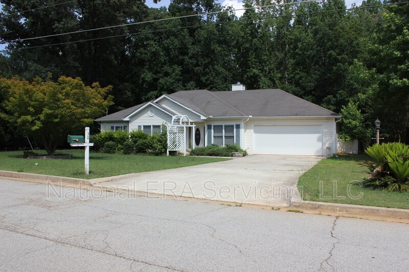 30 Allen Oaks Way in Covington, GA - Building Photo