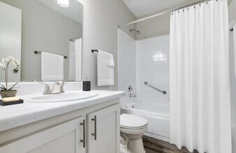 2020 Plantation Dr in Conroe, TX - Building Photo - Building Photo