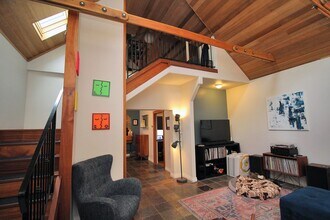 3636 SE Morrison St in Portland, OR - Building Photo - Building Photo