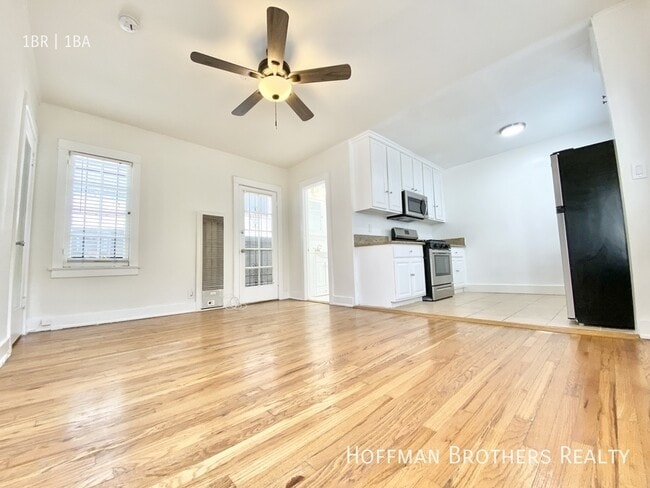 5414 1/2 Fountain Ave