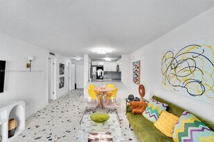 3527 NE 168th St in North Miami Beach, FL - Building Photo