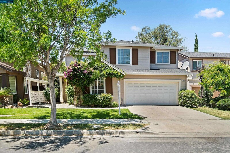 249 Honeysuckle St in Brentwood, CA - Building Photo