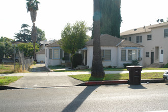 522 Glenwood Rd in Glendale, CA - Building Photo - Building Photo