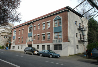 Villa Dorothea in Portland, OR - Foto de edificio - Building Photo