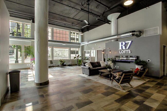 R7 Lofts in St. Paul, MN - Building Photo - Interior Photo