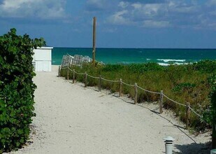 6969 Collins Ave, Unit 903 in Miami, FL - Foto de edificio - Building Photo