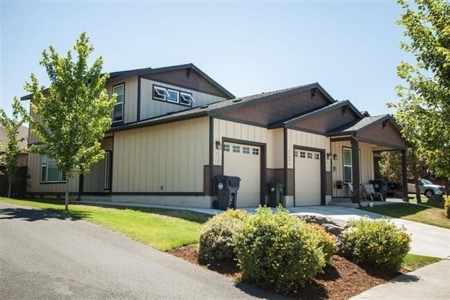 20890 Nova Loop in Bend, OR - Building Photo - Building Photo