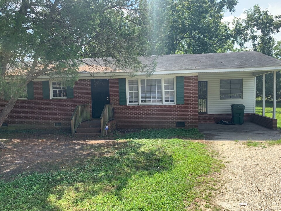 204 Ainsley Cir in Tarboro, NC - Foto de edificio