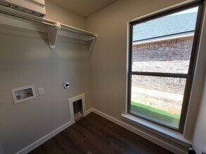 7039 8th St in Lubbock, TX - Building Photo - Building Photo