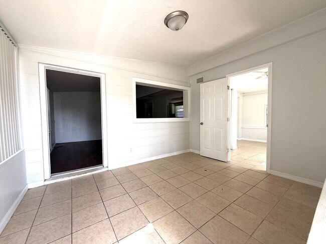 910 25th St E in Bradenton, FL - Building Photo - Building Photo