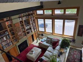 7 W Superior St, Unit 1 in Duluth, MN - Building Photo - Building Photo