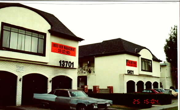 13621-13701 Van Ness Ave in Gardena, CA - Building Photo