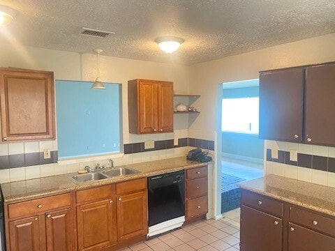 1715 Meadow Green Dr in Missouri City, TX - Building Photo - Building Photo