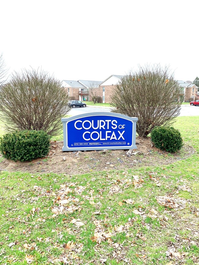 Courts of Colfax Apartments in Warsaw, IN - Building Photo - Building Photo