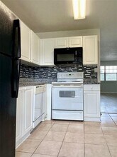 203 Pine Tulip Ct in Tampa, FL - Building Photo - Building Photo