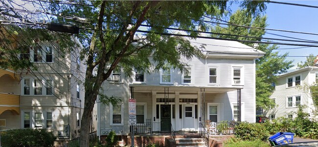 28A Cherry St, Unit 2 in Somerville, MA - Foto de edificio - Building Photo