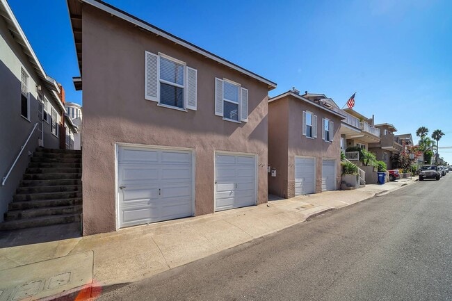 442-444 Longfellow Ave in Hermosa Beach, CA - Building Photo - Building Photo