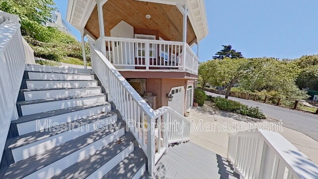 2570 Lillie Ave in Summerland, CA - Building Photo - Building Photo