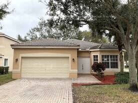 5804 NW 49th Ln in Coconut Creek, FL - Building Photo