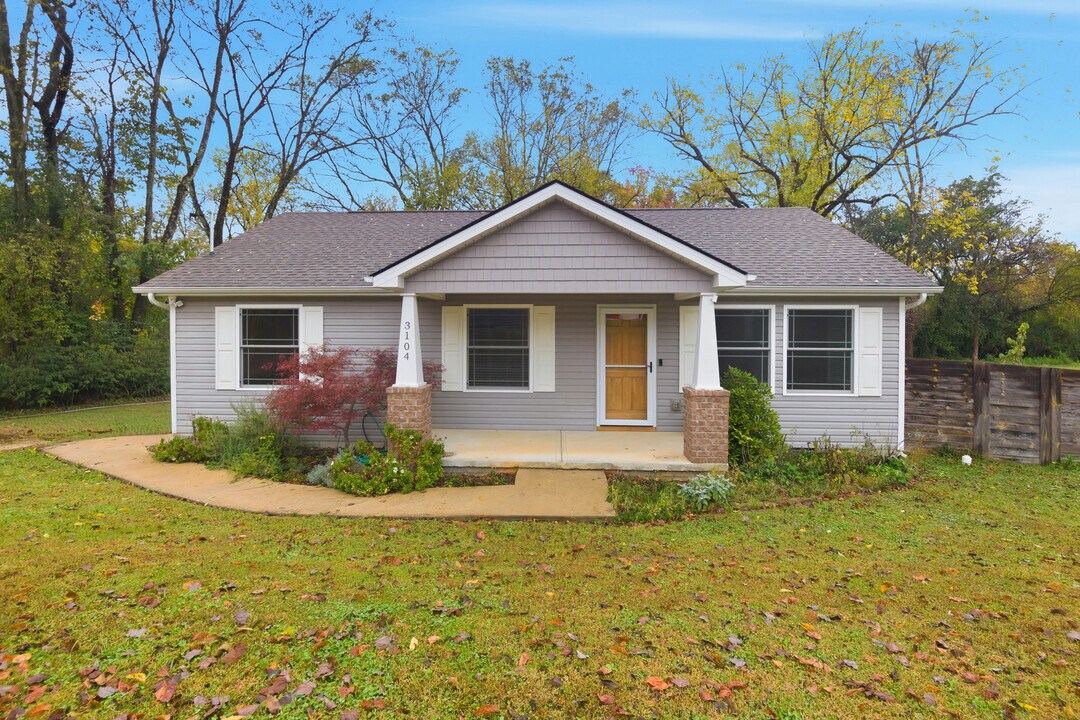 3104 Husky Way in Knoxville, TN - Building Photo