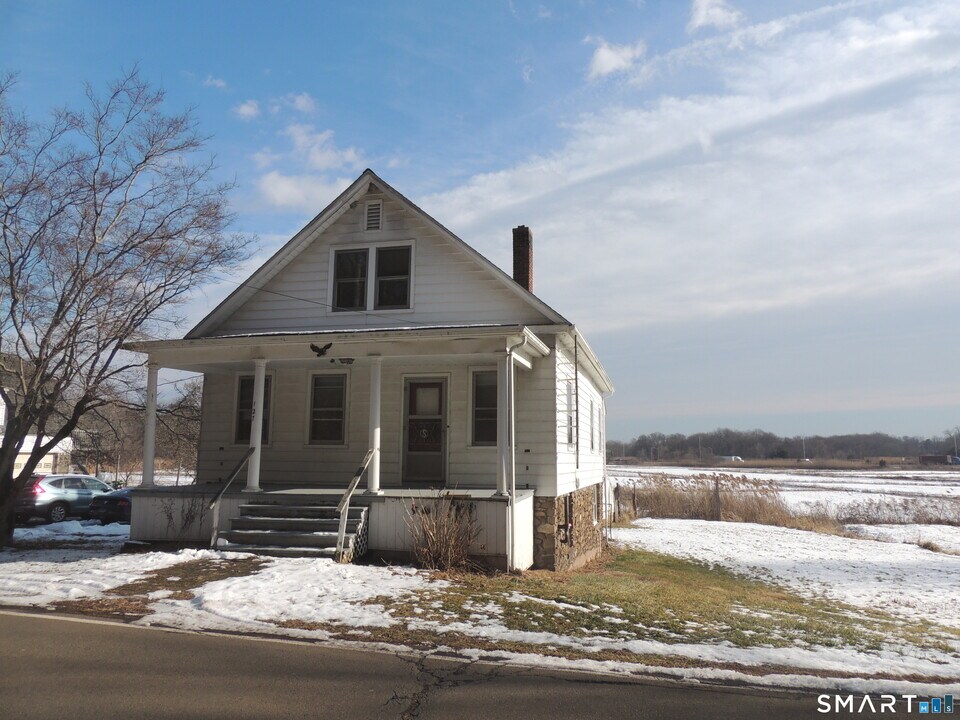 127 Hosley Ave in Branford, CT - Building Photo