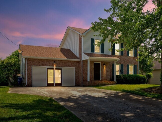 1025 Roedeer Dr in Clarksville, TN - Building Photo - Building Photo