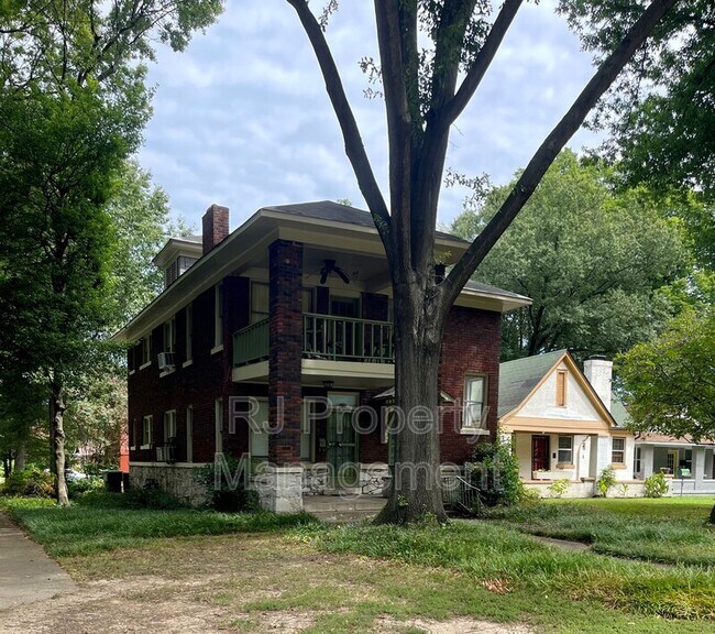 1572 Tutwiler Ave in Memphis, TN - Foto de edificio - Building Photo