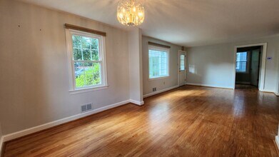 2901 Cherry St in Falls Church, VA - Building Photo - Building Photo